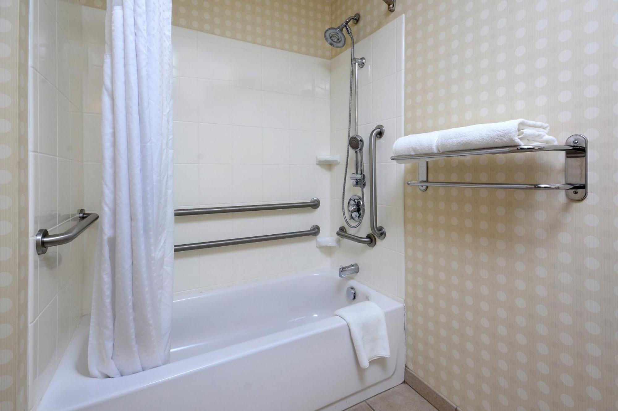 Holiday Inn Express Lynchburg By Ihg Zewnętrze zdjęcie